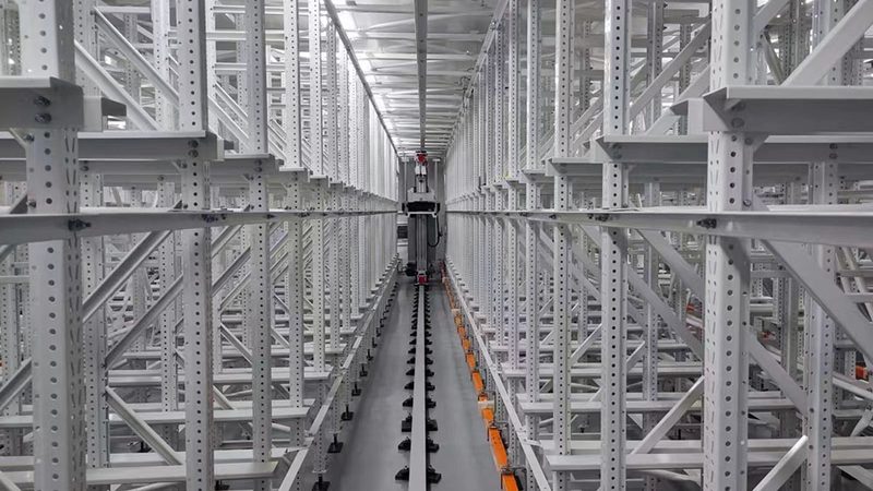 仓储模具货架与普通货架：性能差异与适用场景解析